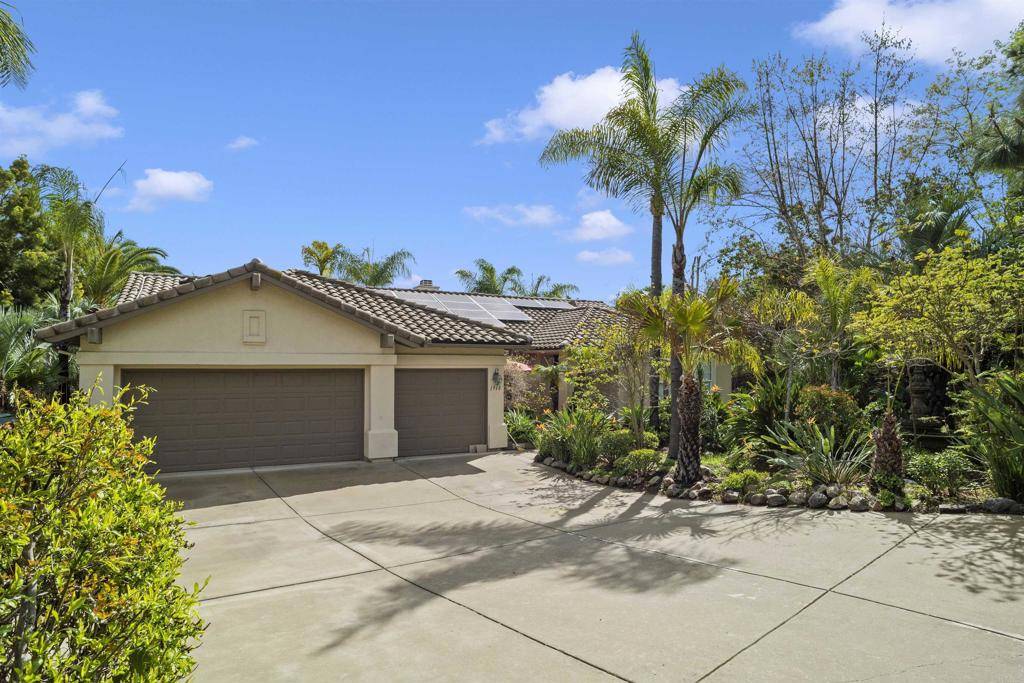 Vista, CA 92084,1918 Cresthaven DR