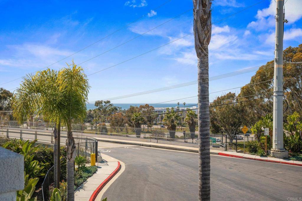 795 Harbor Cliff WAY #201, Oceanside, CA 92054