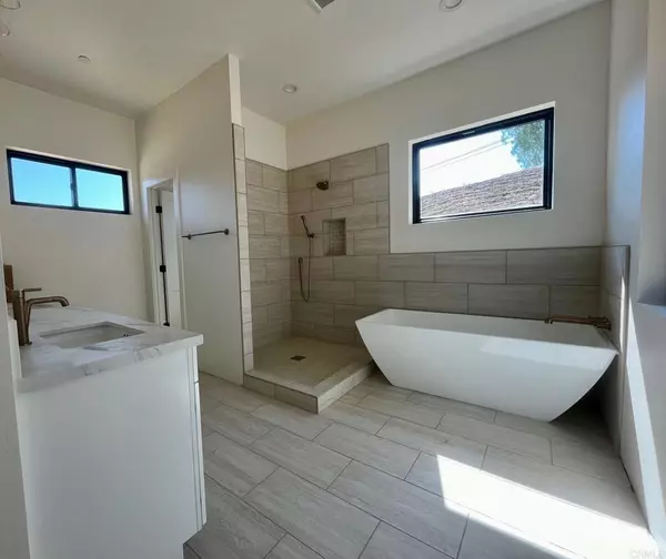 Poway, CA 92064,15176 Vali Hai Rd