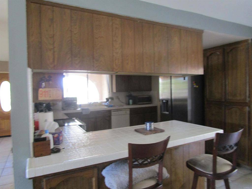 Vista, CA 92084,1845 Alta Vista DR