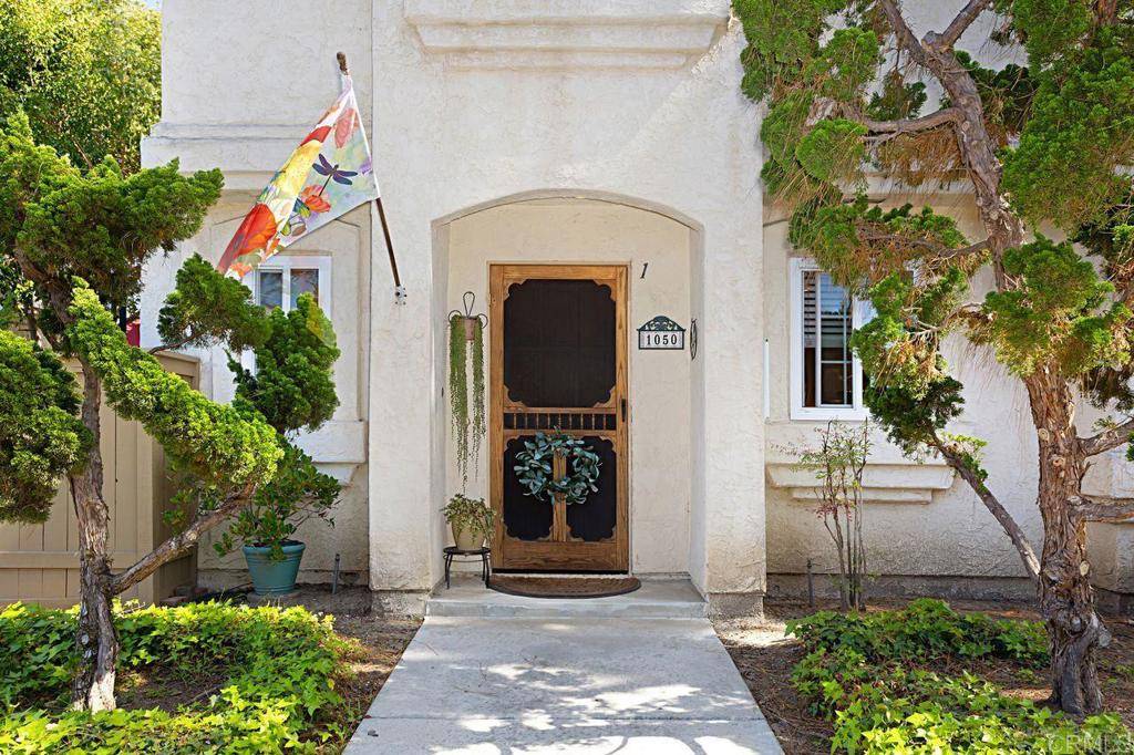 Vista, CA 92081,1050 La Tortuga DR #1
