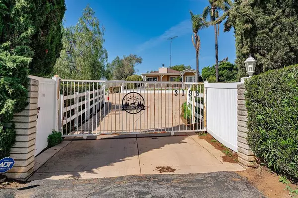 Vista, CA 92084,3198 Blackwell DR