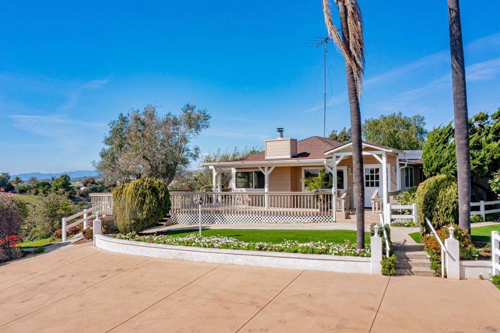 Vista, CA 92084,3198 Blackwell DR