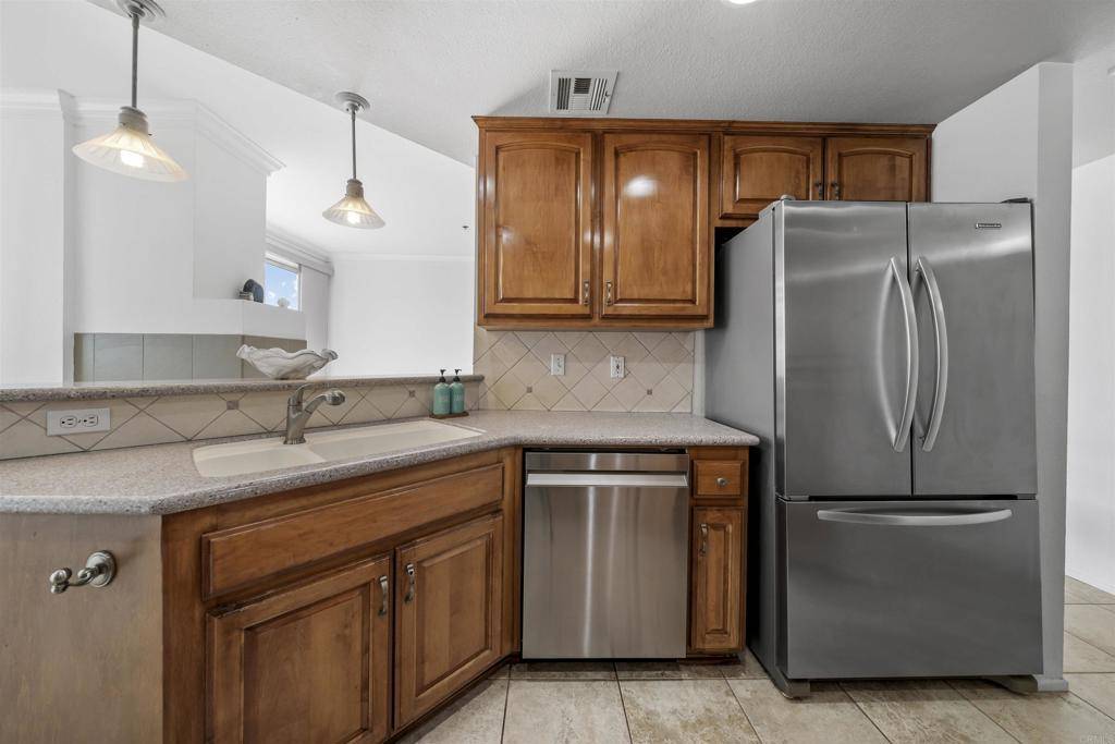San Diego, CA 92108,640 Camino De La Reina #1309