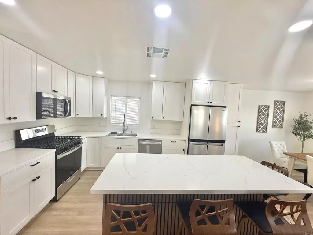 San Marcos, CA 92078,650 S Rancho Santa Fe Rd #124
