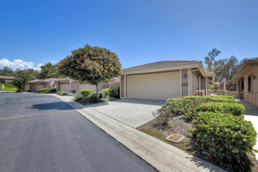 29839 Circle R Creek Lane, Escondido, CA 92026