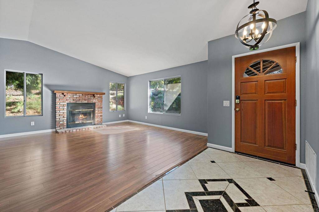 Fallbrook, CA 92028,3819 Foxglove LN