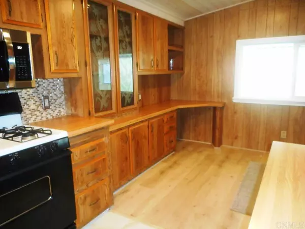 Escondido, CA 92027,211 N Citrus AVE #22