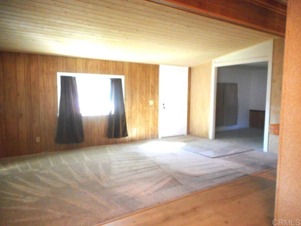 Escondido, CA 92027,211 N Citrus AVE #22