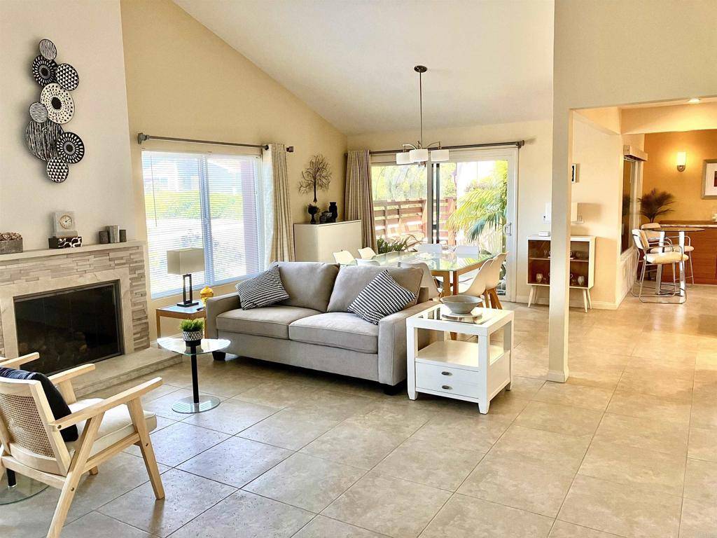 San Diego, CA 92124,5447 Por Techo CT