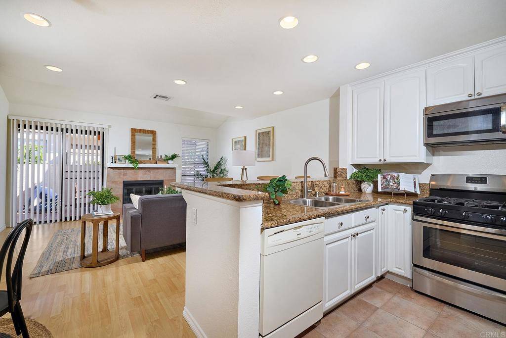San Diego, CA 92122,7638 Palmilla DR #115