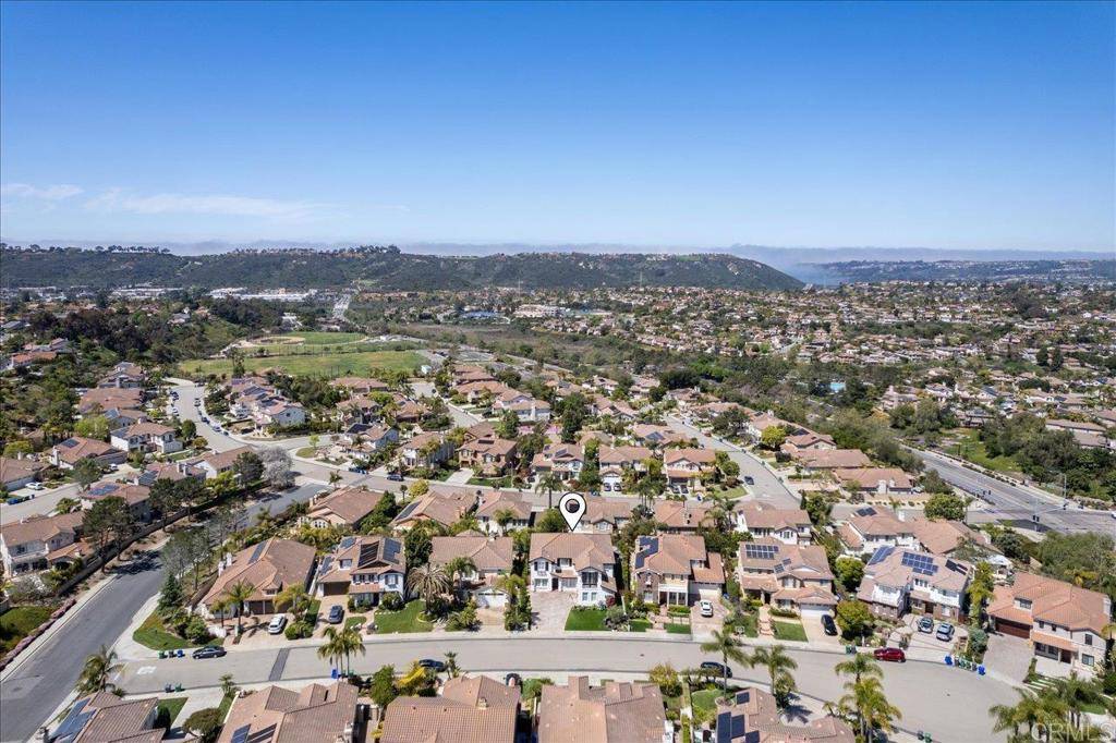 Carlsbad, CA 92009,8019 Sitio Caucho