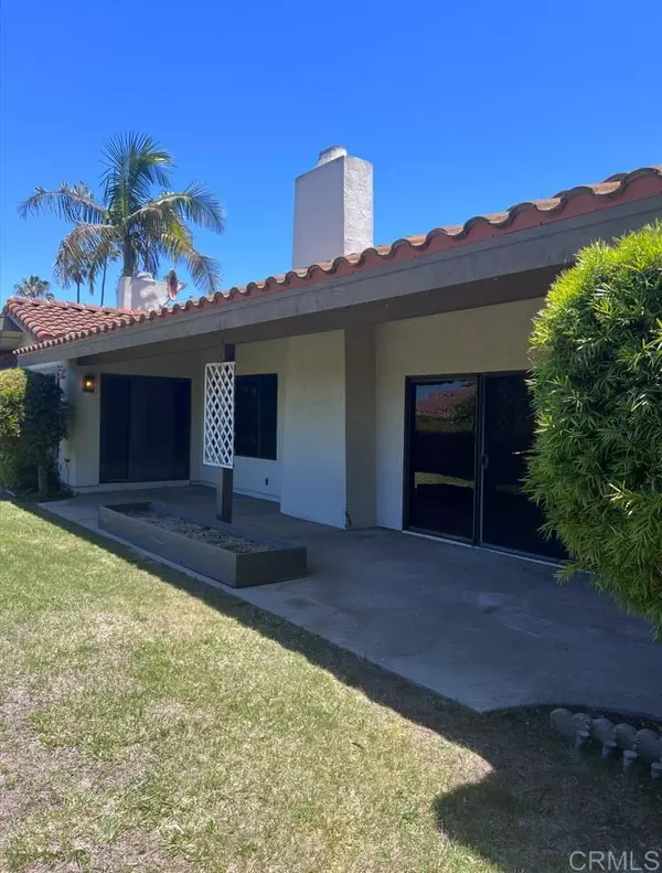 Carlsbad, CA 92009,7042 Almaden LN