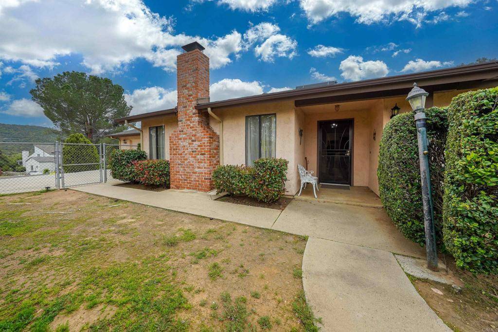 Ramona, CA 92065,23416 Glenn Ellen WAY