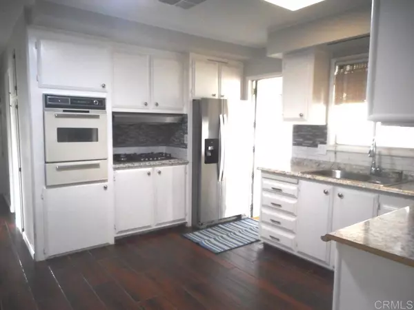 Escondido, CA 92027,211 N Citrus AVE #135