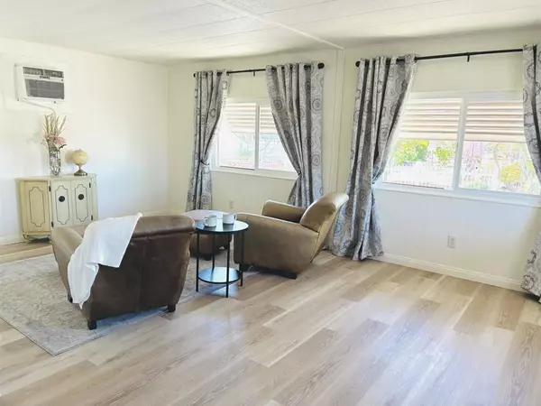 Oceanside, CA 92058,57 Bob LN