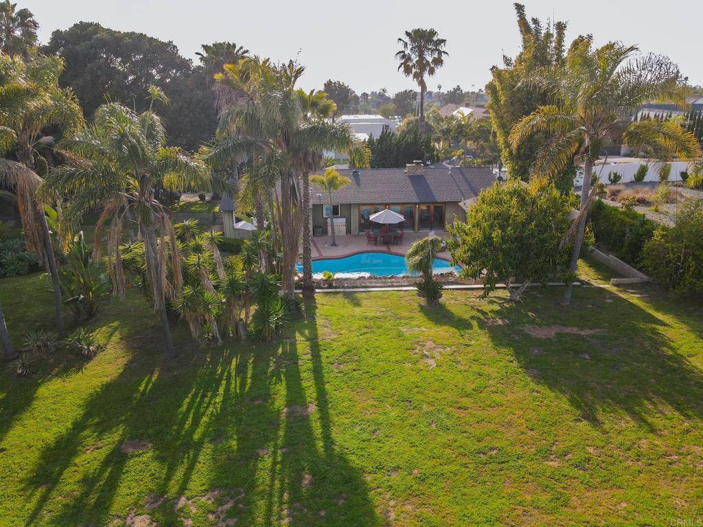 Encinitas, CA 92024,1386 Lake DR