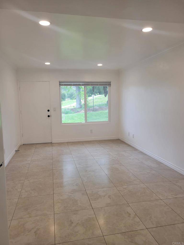 Escondido, CA 92026,27735 Mountain Meadow RD #11