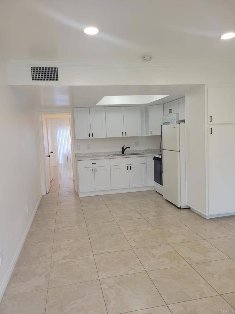 27735 Mountain Meadow RD #11, Escondido, CA 92026