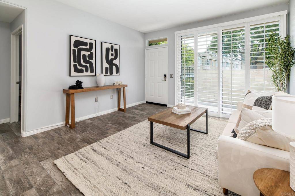 San Diego, CA 92130,4120 Via Candidiz ##123