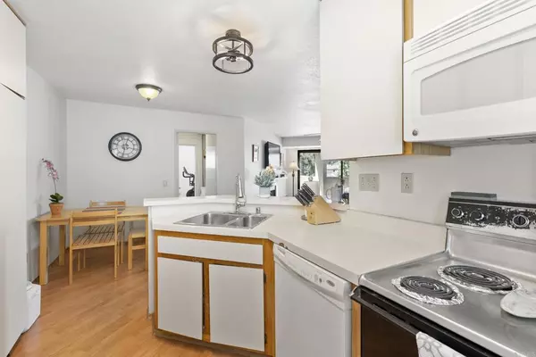 San Diego, CA 92126,9725 Mesa Springs WAY #176