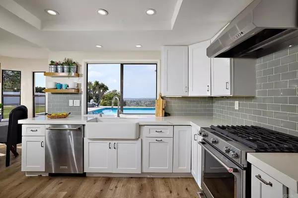 Carlsbad, CA 92009,2820 Cacatua St