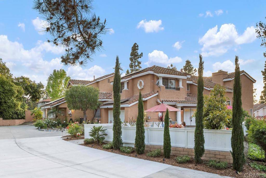 1512 Golfcrest PL, Vista, CA 92081