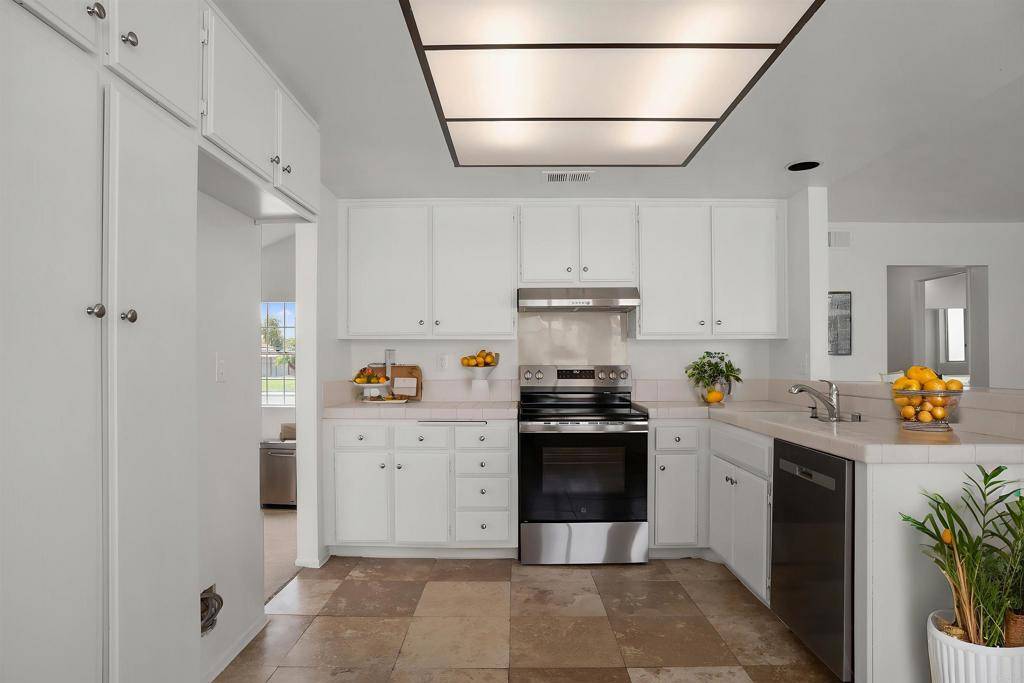 Oceanside, CA 92057,4508 Morro Bay