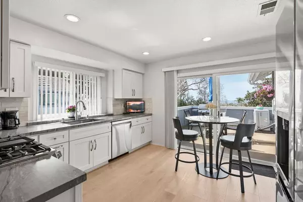 Carlsbad, CA 92011,6887 Carnation DR