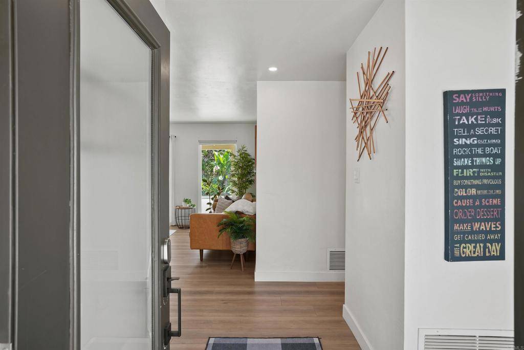 San Diego, CA 92115,5173 Walsh WAY