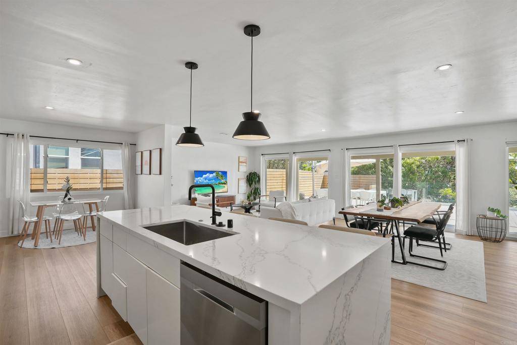 5173 Walsh WAY, San Diego, CA 92115