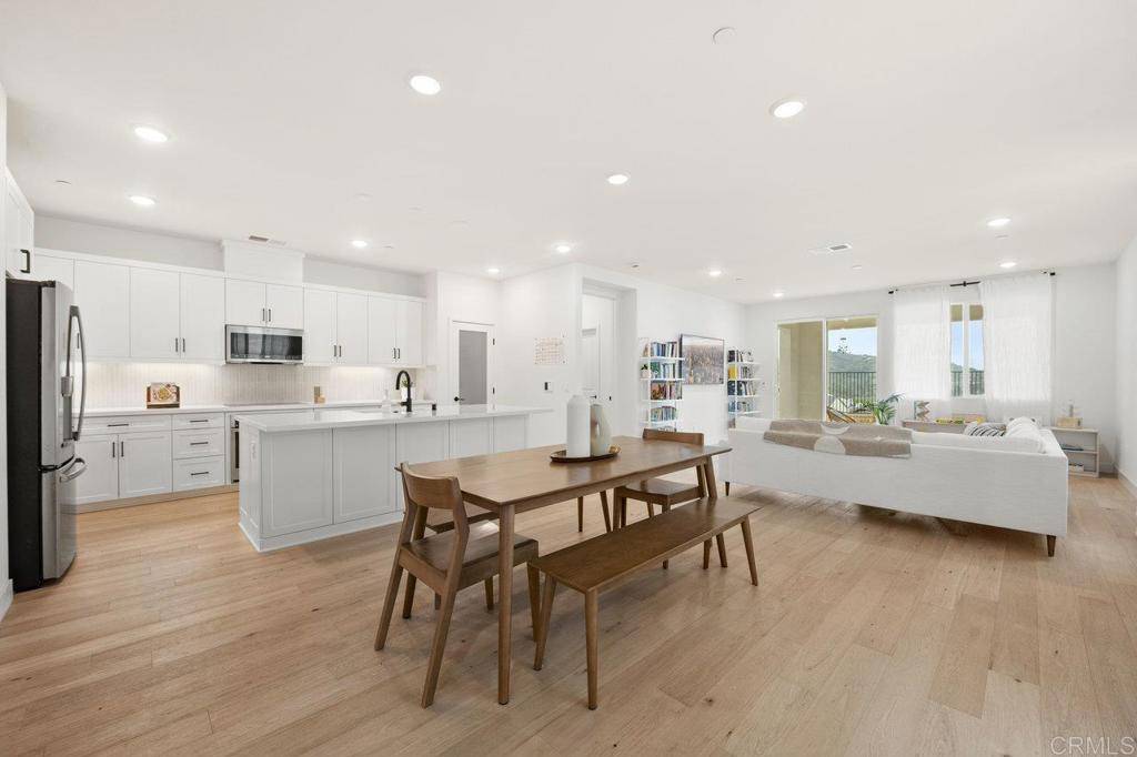 Fallbrook, CA 92028,35252 Valencia