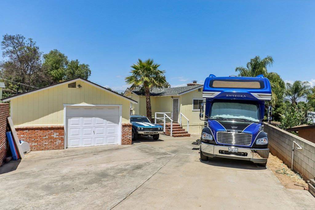 Lakeside, CA 92040,9071 Paradise Park Dr