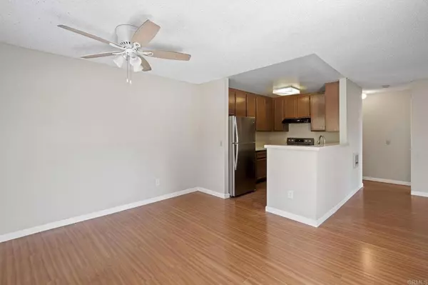 Carlsbad, CA 92009,7702 Caminito Tingo #H203