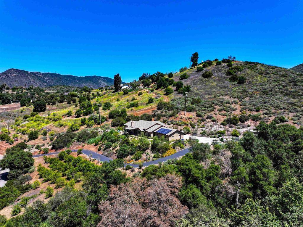 2021 Willow Glen Road, Fallbrook, CA 92028