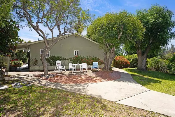 801 19 W Vista Way, Vista, CA 92083