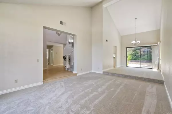 Carlsbad, CA 92009,3533 Sitio Baya