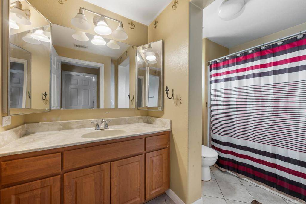 Spring Valley, CA 91977,2707 Lake Pointe Dr #204