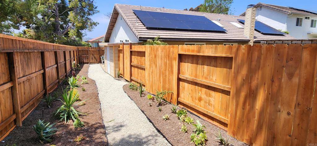 Carlsbad, CA 92009,7920 Rocoso LN