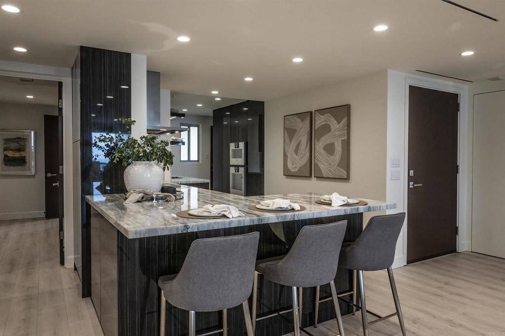 San Diego, CA 92037,939 Coast Blvd #12B