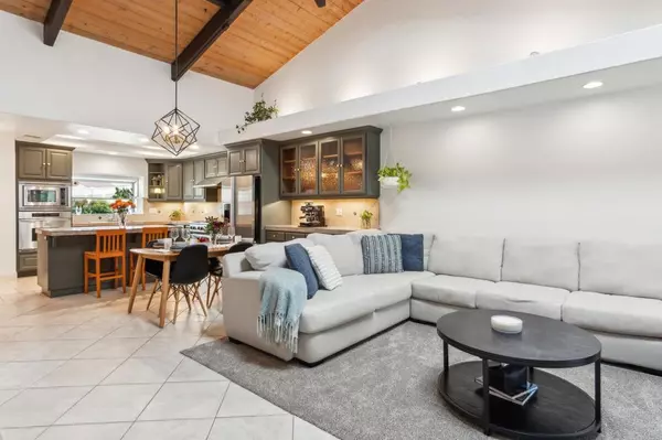 Poway, CA 92064,13426 The SQ