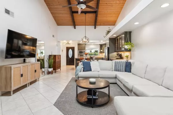 Poway, CA 92064,13426 The SQ