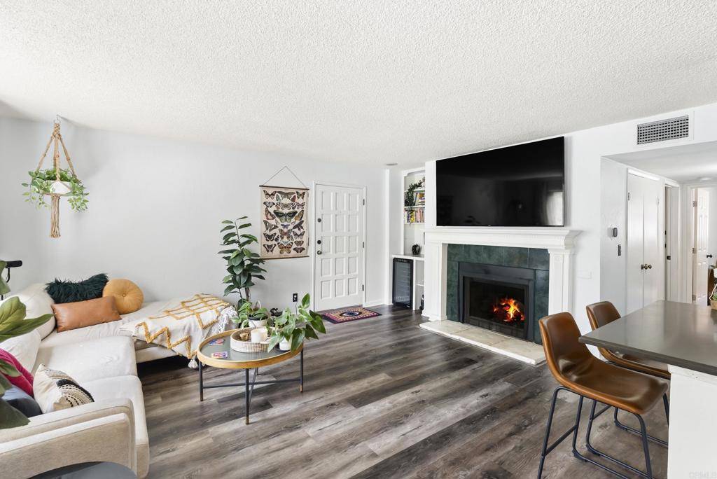 San Diego, CA 92115,5055 Collwood WAY #43