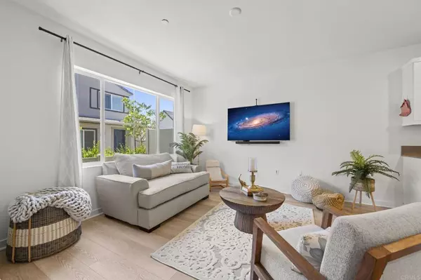 Fallbrook, CA 92028,35180 Grove TRL