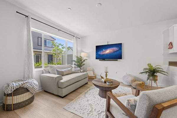 Fallbrook, CA 92028,35180 Grove TRL