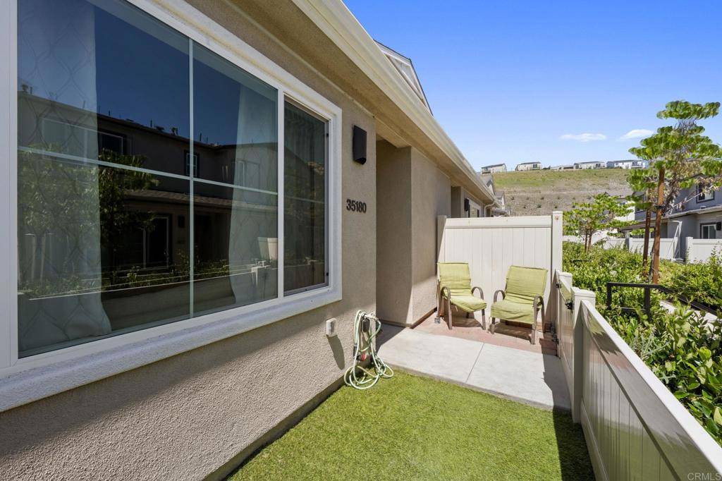 Fallbrook, CA 92028,35180 Grove TRL