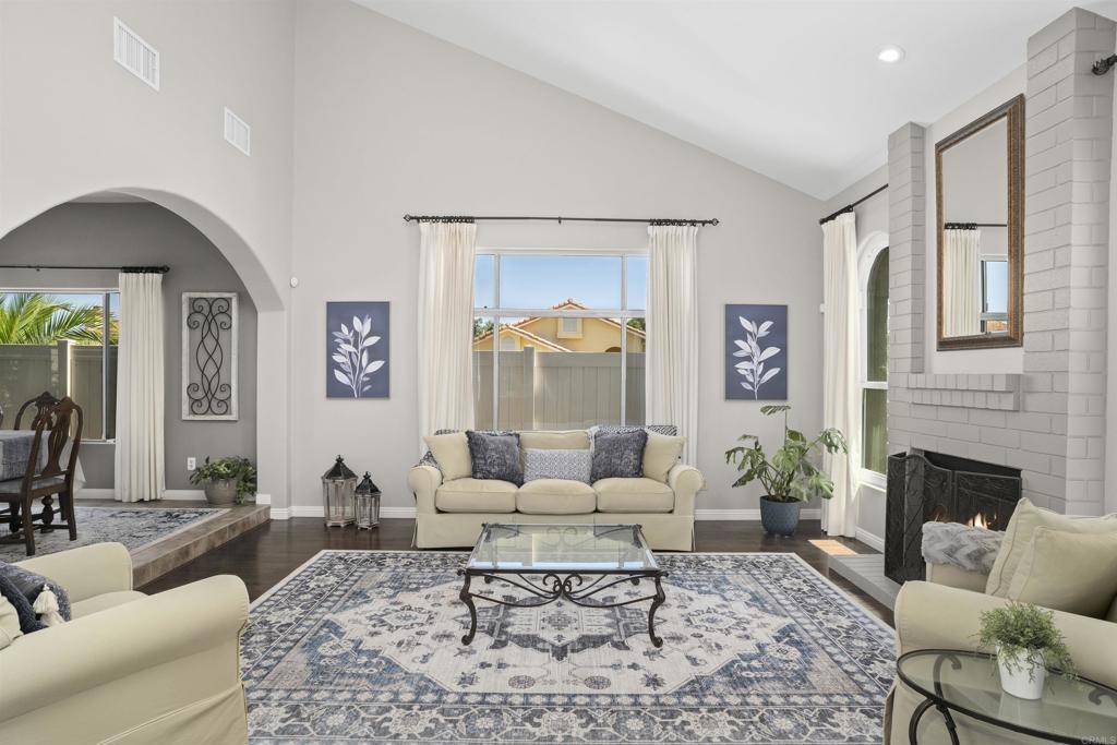 1990 Willowbrook DR, Oceanside, CA 92056