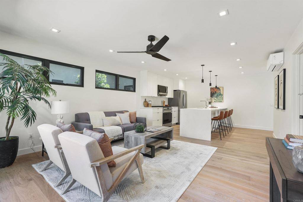 Solana Beach, CA 92075,806 Seabright LN