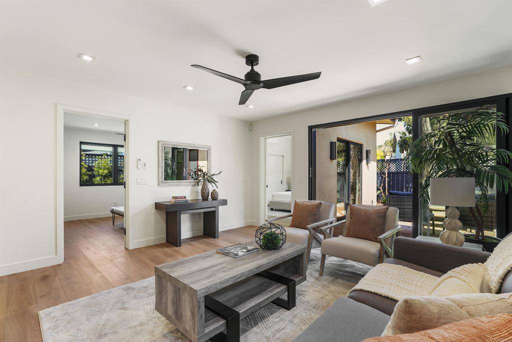 Solana Beach, CA 92075,806 Seabright LN