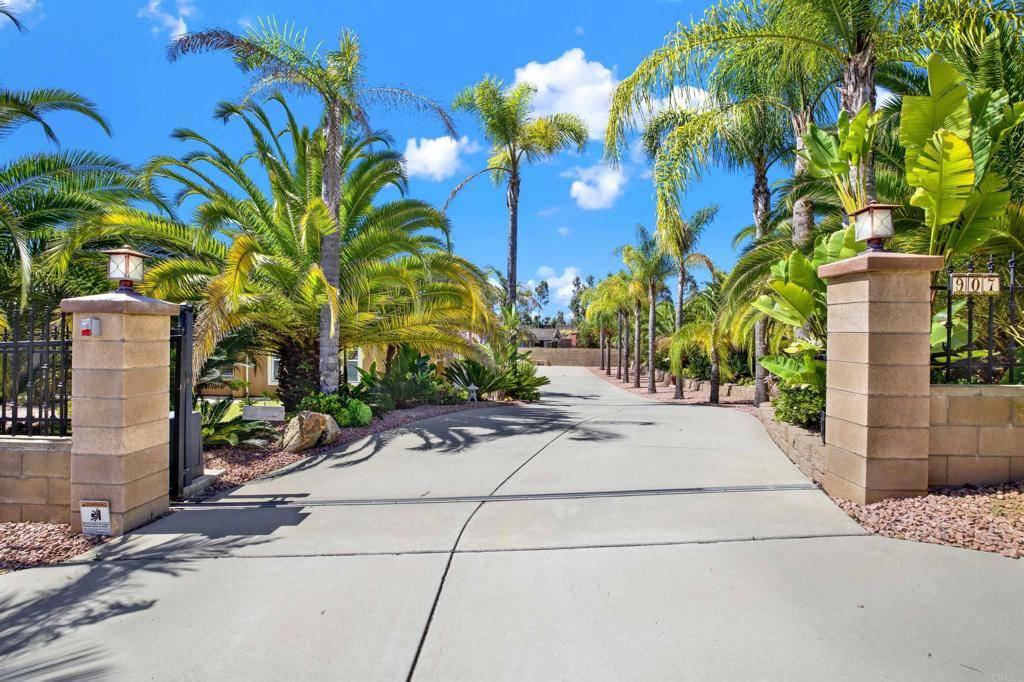 Escondido, CA 92025,907 Rockwell Springs CT